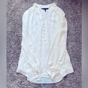 WHBM Woman’s Top - Size 6 - Gold plated buttons and cuff links